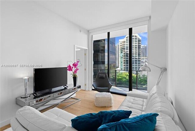 Photo - 2678 Tigertail Ave Unidad 2678 Tigertail Ave # 615