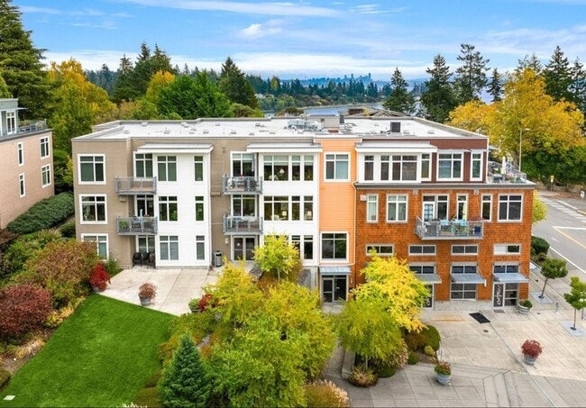 Building Photo - Harbor Square Condo in the Heart of Winslow Unit E348