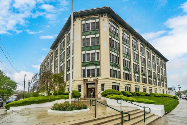 Photo - 1 Landmark Sq Unidad 522 Rental