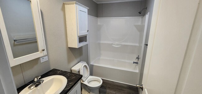 Photo - 2467 8 Mile Rd