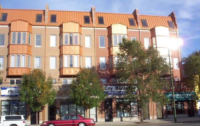 Outside of building - 821 S Western Ave Unit 2