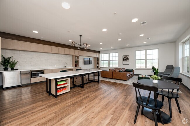 Cafe Lounge - District South