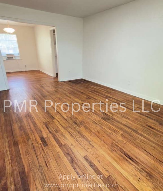 Photo - 3 Bedrooms/ 2 Bathrooms House