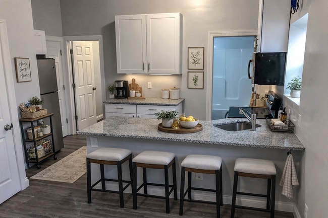 Kitchen - 11 N Miami St Unit 4