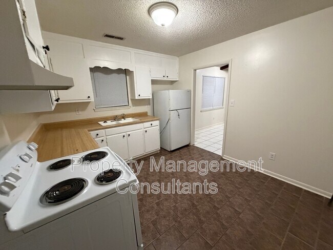 Photo - 22173 Ewell St