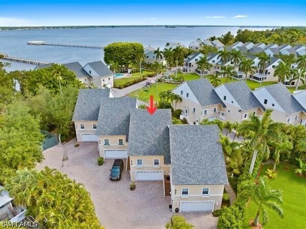 Photo - 819 James St