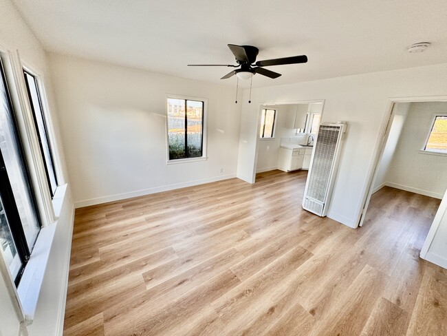 Living room - 2502 Carnegie Ln Casa