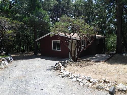 Building Photo - PLEASE DRIVE BY BUT DO NOT DISBURB TENANTS... Rental
