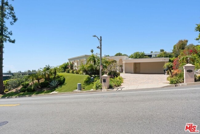 Photo - 1725 Loma Vista Dr