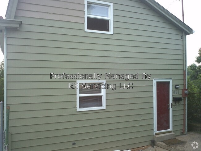 Building Photo - 651 Bigelow St Rental