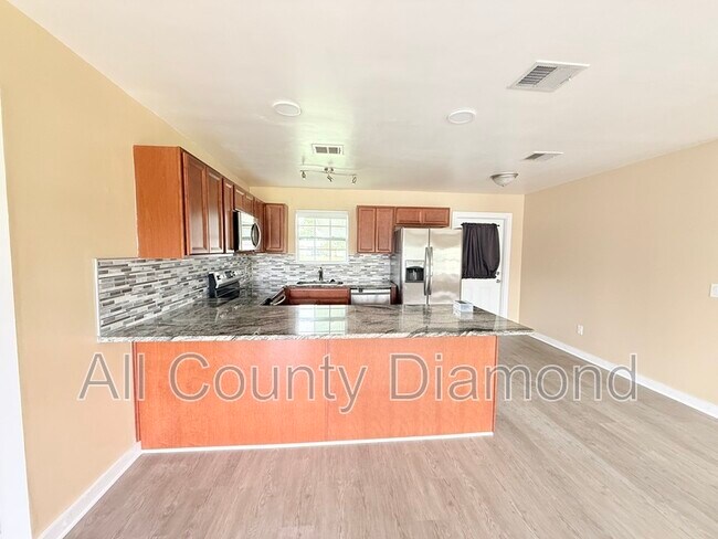 Photo - 175 N Berthe Ave