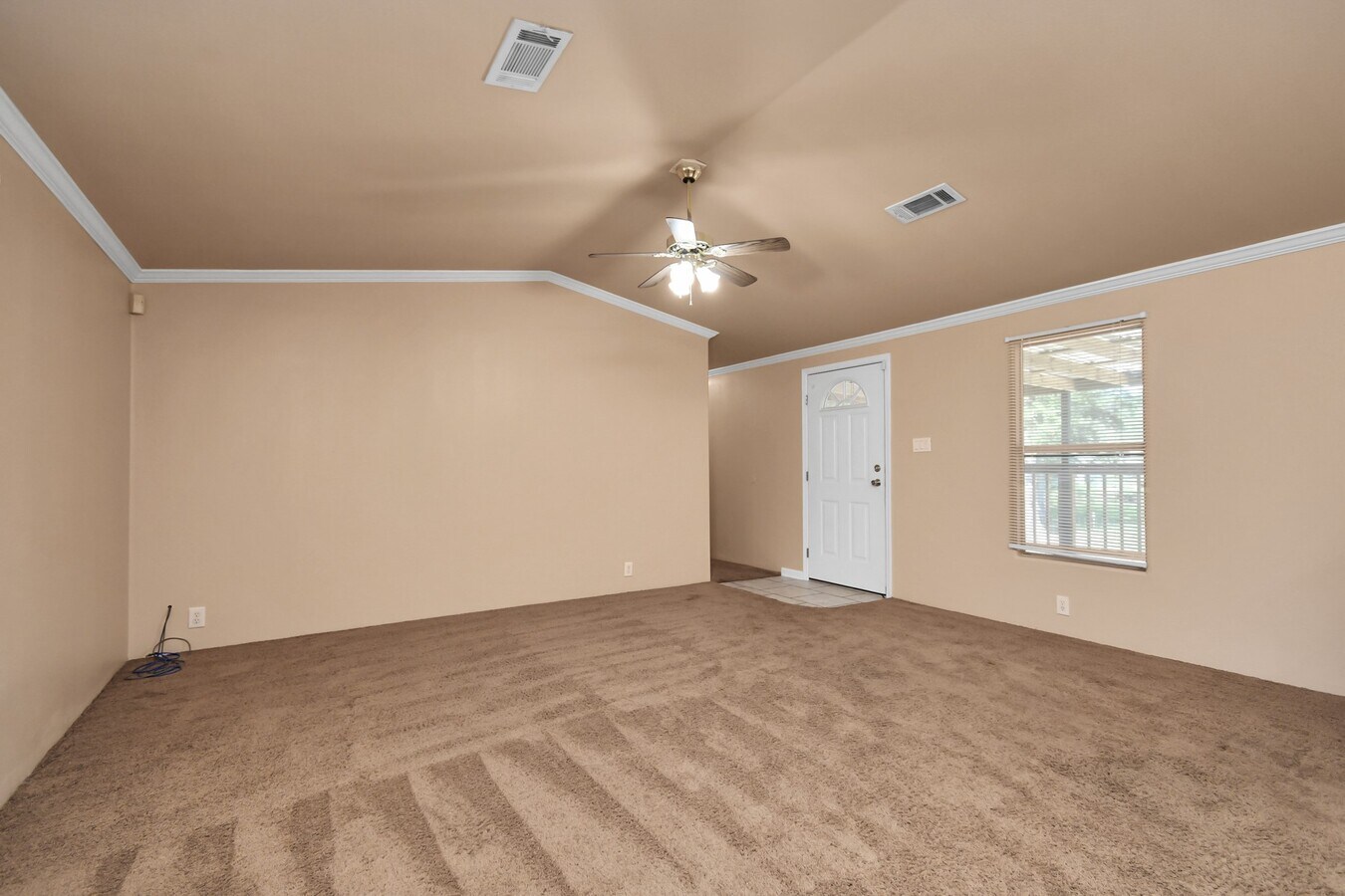 Photo - 111 Maple Ln