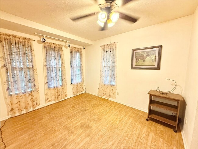 Building Photo - 2501 Shady Creek Ln Rental