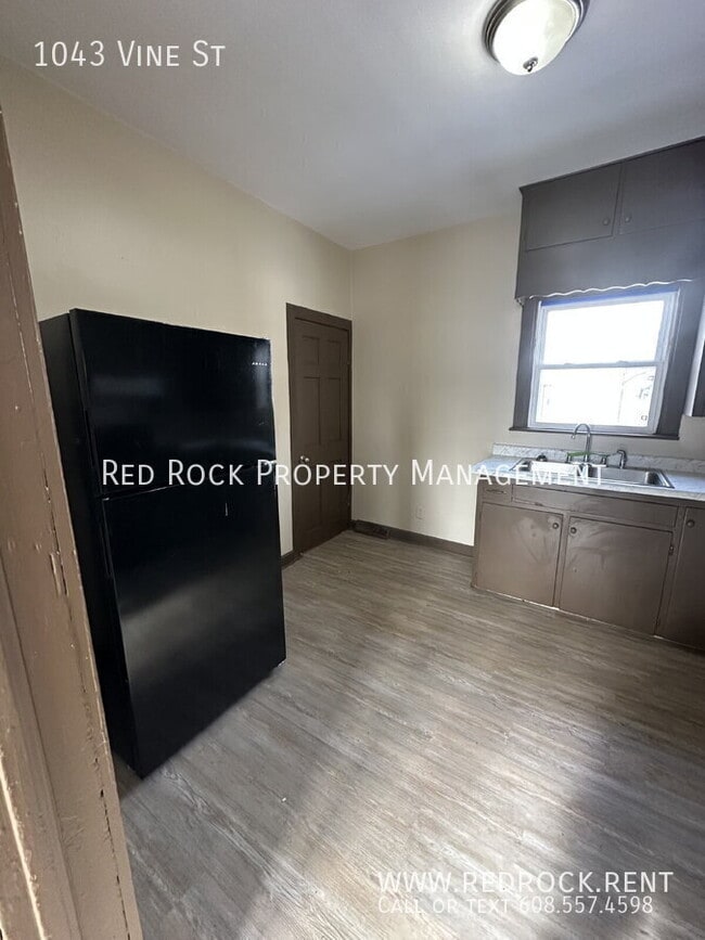 Photo - 1043 Vine St