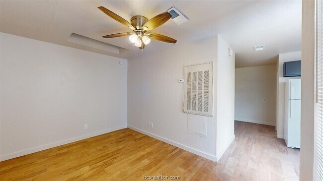 Photo - 725 Peppertree Dr Unit 13