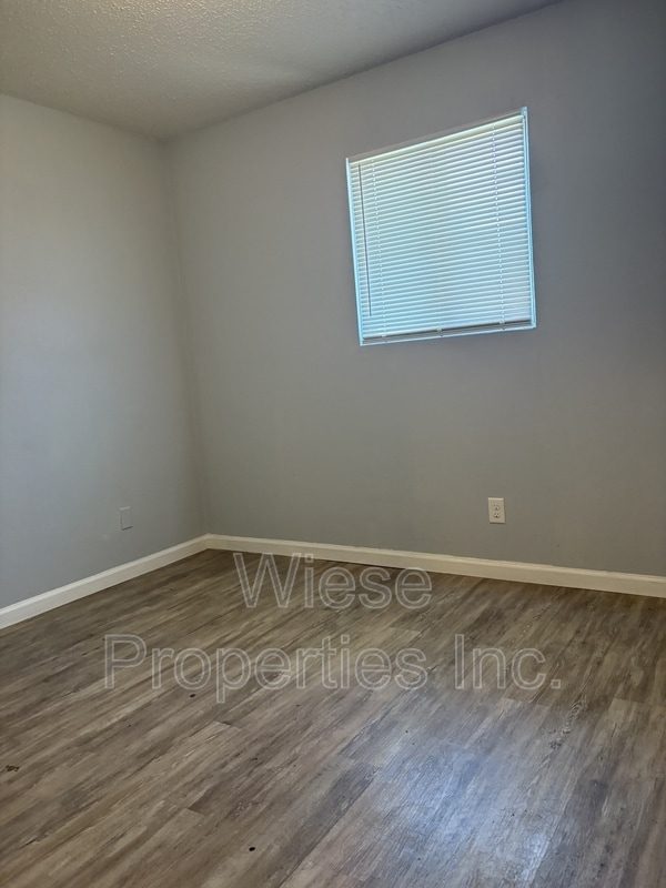 Photo - 824 E Ridgely Ave