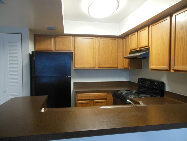Photo - ONE BEDROOM ONE BATHROOM!! WATERFRONT COMMUNITY! Unit 110