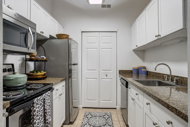 Photo - Laurel Valley Apartments