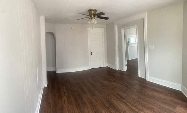 Building Photo - 1-Bedroom Newport, KY Unit 1