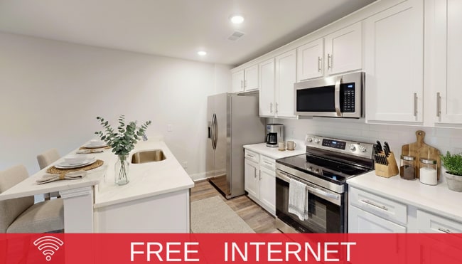 Building Photo - 1422 Champions Rst Rd