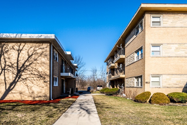 Photo - 15210-14 Chicago Rd