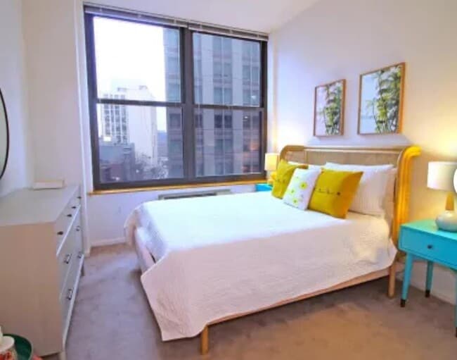 Building Photo - 98 Christopher Columbus Dr Unit 2-2 Rental