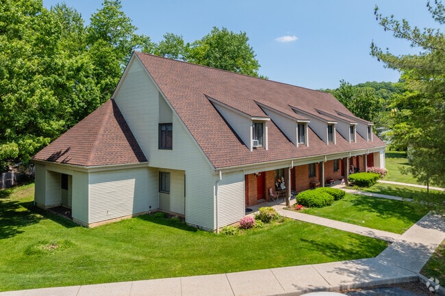Photo - Lincoln Manor Apartments
