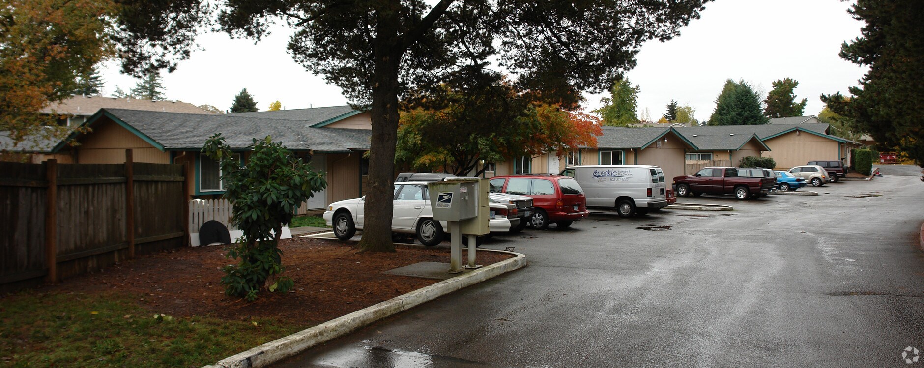 Skyline Village - Skyline Village Apartments