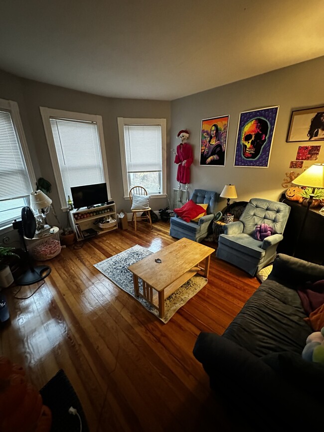 Building Photo - 20 Lawn St Unit 3 Rental