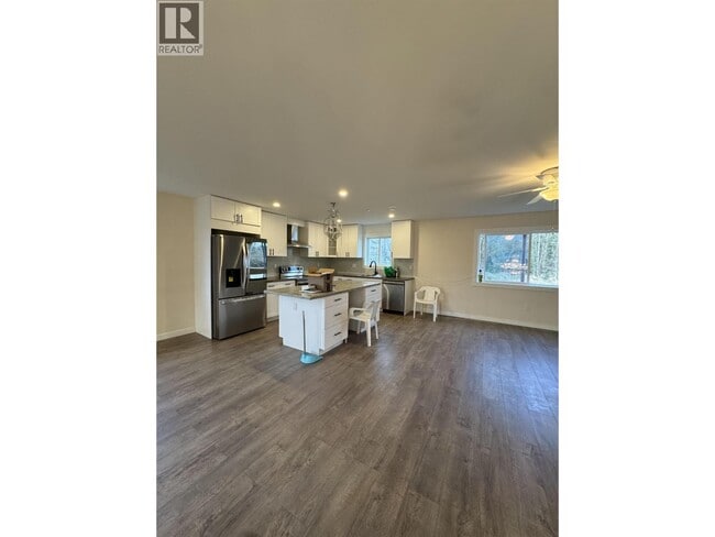 Photo - 11442-11240 240 St