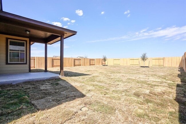 Photo - 137 Goldfinch Dr