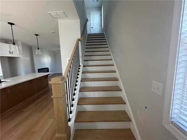 Photo - 1925 Audra Aly