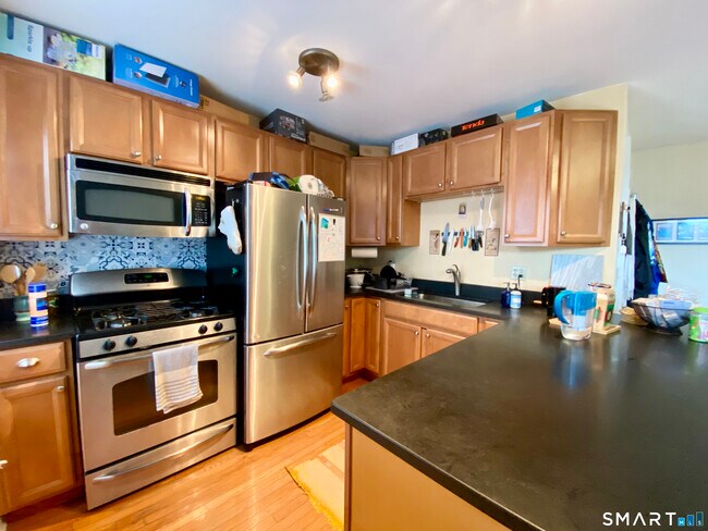 Photo - 270 College St Unit 3