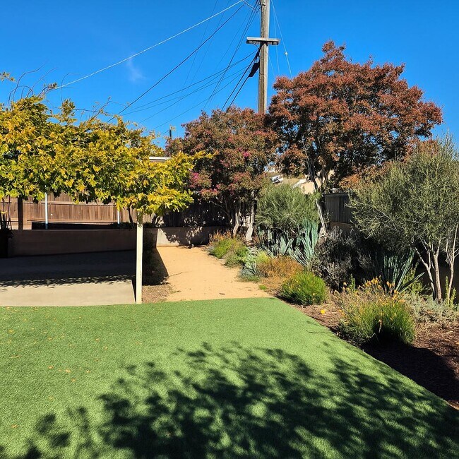 Patio interior - 334 Calor Dr Casa