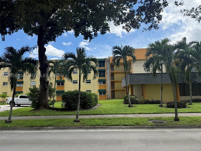 Photo - 606 W 81st St Unit 405