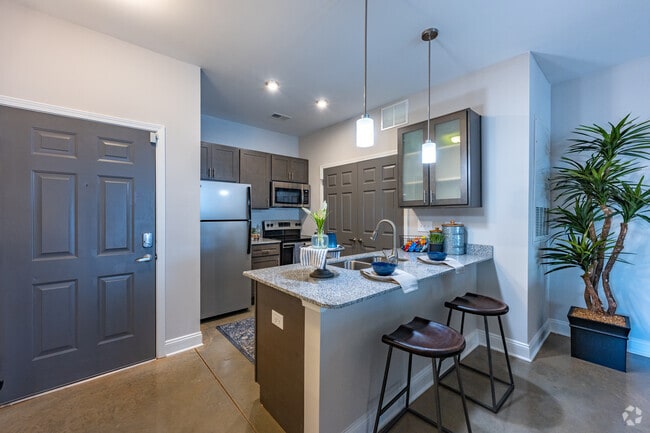 2BR, 2BA - 970SF - Kitchen Angle 2