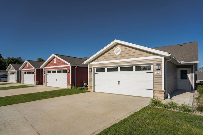 Redwood West Jefferson - Redwood West Jefferson Townhomes