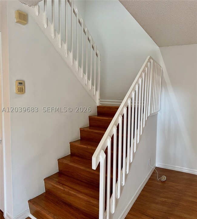Photo - 721 NW 99th Cir