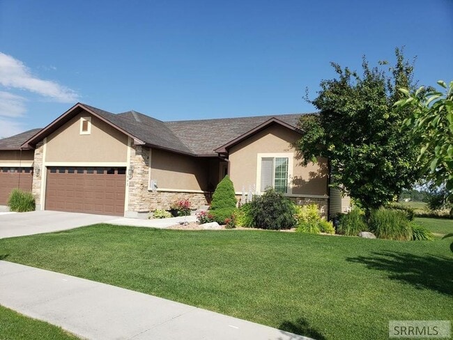 Photo - Charming 3-Bedroom, 2-Bathroom Twin Home in Stonebridge Subdivision