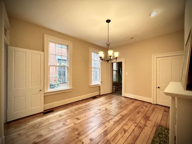 Photo - 212 E 5th St