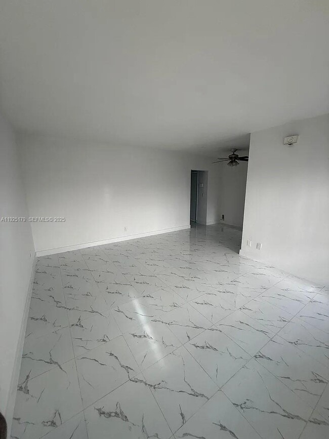 Photo - 1225 Normandy Dr Unit 4