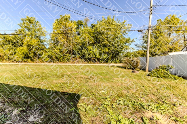 Photo - 1812 E Carver Dr