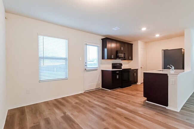 Photo - 1153 Skyline Dr