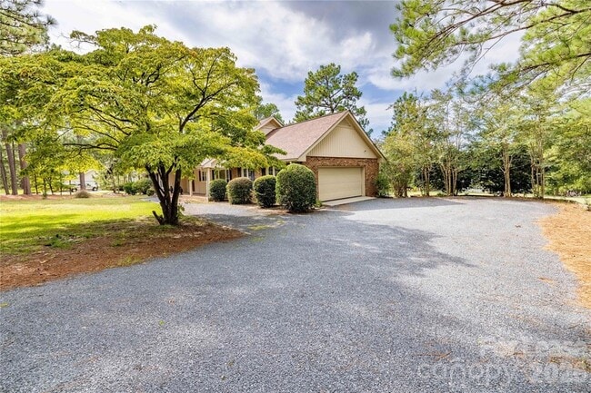 7 Buckhorn Rd