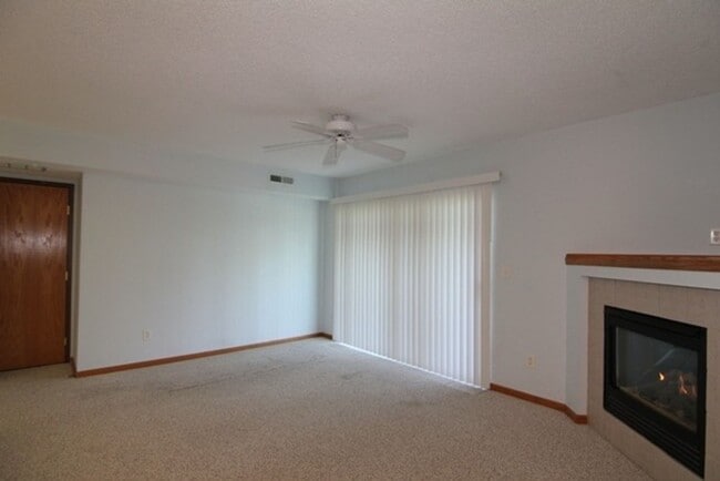 Photo - 2 Bedroom 1 Bath Condo in North Liberty! Unidad 104