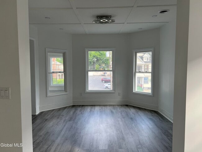 Photo - 239 McClellan St