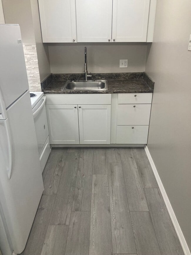 Photo - 7560 Mentor Ave