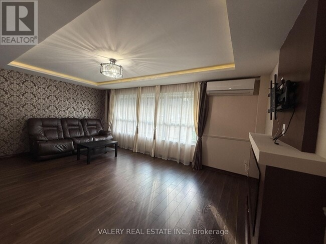 Photo - 180 Mississauga Vly Blvd