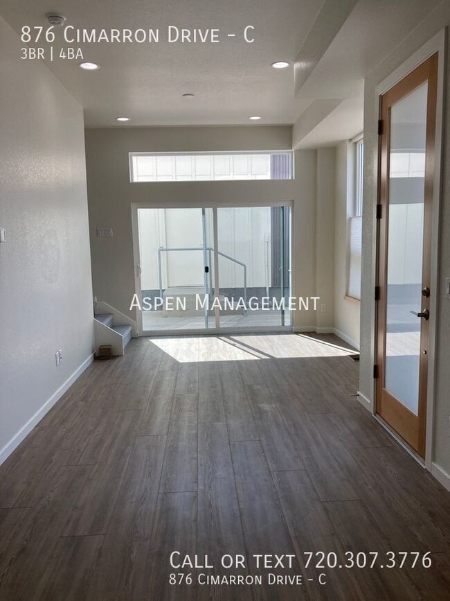 Photo - 876 Cimarron Dr