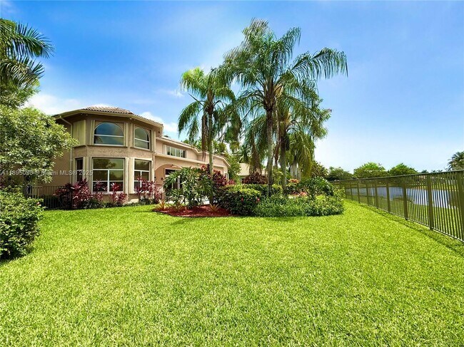 Photo - 2547 Montclaire Cir